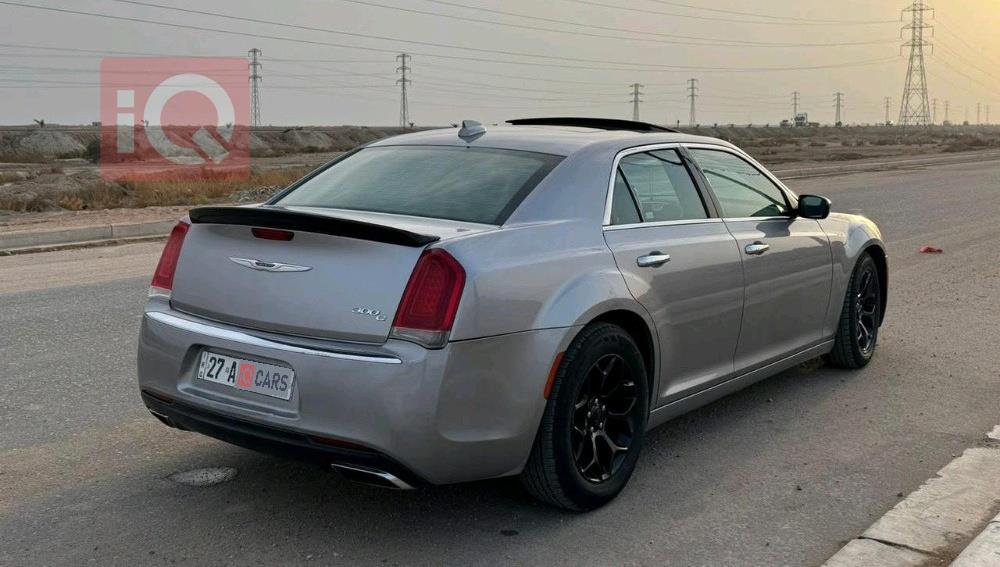 كرايسلر 300